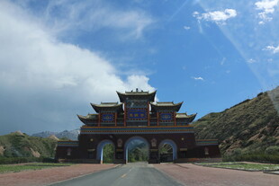 中式古建筑牌楼风景