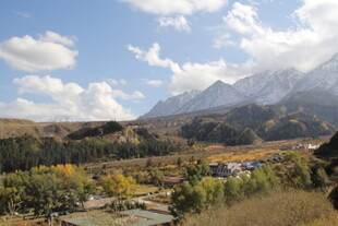秋日山间美景