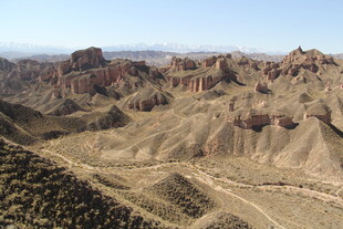 壮丽沙漠峡谷景观