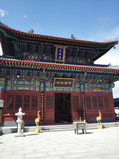 中式古建筑庙宇外观