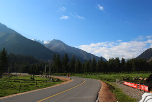 山间公路美景