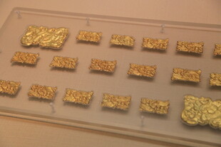 古代金饰展品展示