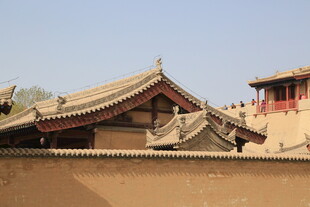 古老中式建筑屋顶风貌