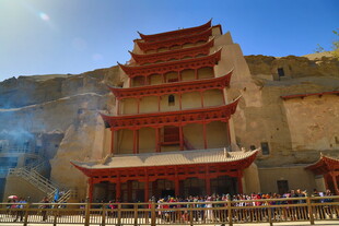 敦煌莫高窟壮观古建筑