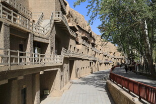 古老石窟建筑景观