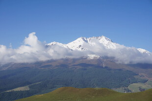 雪山美景 云端壮丽风光