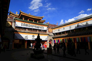拉萨寺庙内景