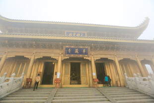 古雅中式庙宇建筑外观