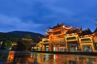 夜幕下的中式古建筑美景