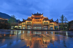 古建夜景倒影 静谧之美