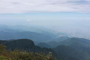 高山云海壮丽风光