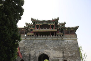 古老城楼尽显中式建筑韵味