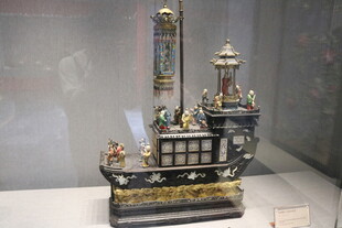 精美古代楼阁式工艺品