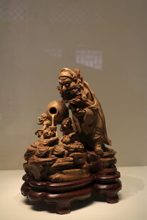 木雕人物摆件 工艺精湛