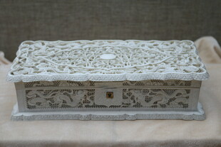 精美雕花白色木质首饰盒