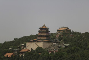 山上古建筑群风景秀丽