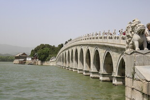 卢沟桥横跨碧波