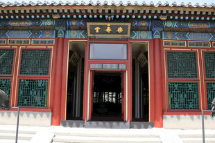 中式古建筑大门