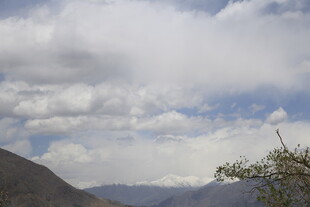 山间云海风景图