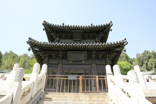 中式古建门楼