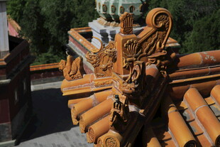 中式古建筑屋顶精美装饰