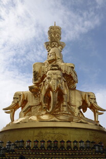 金色多兽雕塑 气势恢宏