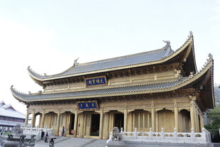 中式古建筑寺庙外观