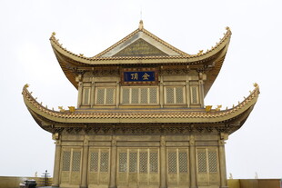 中式古典双层飞檐建筑