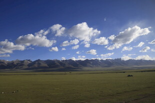草原蓝天雪山壮美风光