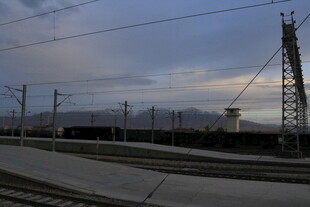 铁路沿线风景与架空设施