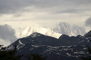 雪山壮丽景观