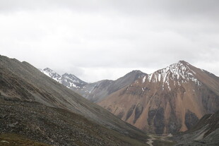 壮丽雪山山脉景观