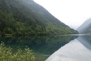 静谧山水湖景