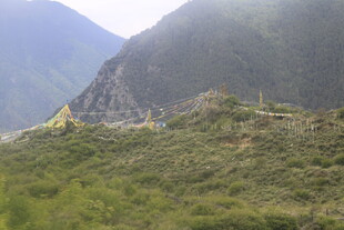 山间施工场景