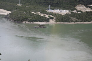 海边岛屿景观图