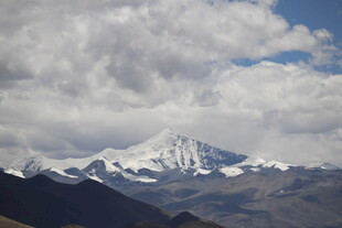 壮丽雪山景观