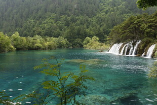 九寨沟秀丽的山水风光