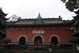 中式古建筑寺庙外观
