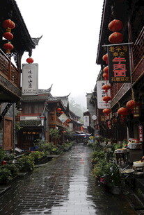 江南水乡古街 红灯笼摇曳