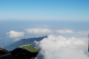 高山云海壮丽景观