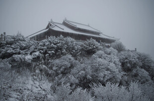 雪覆古建筑 银装素裹之景
