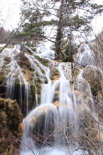 山间瀑布景观 自然之美