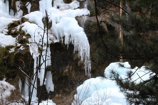 冬日冰瀑景观