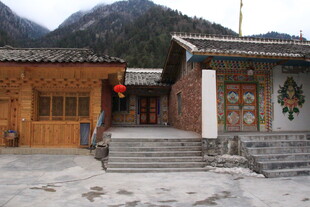 藏式民居外观景致