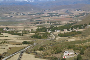 俯瞰乡村田野风光