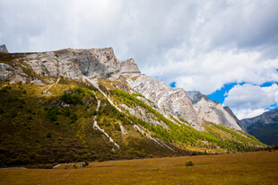 壮丽山脉自然风光