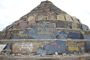 古老石堆 刻满岁月痕迹