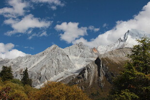 壮丽雪山自然风光