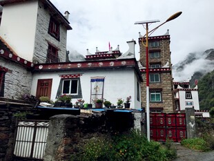 藏式风格民居建筑风貌