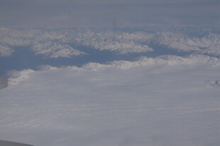 高空俯瞰云海壮丽景观